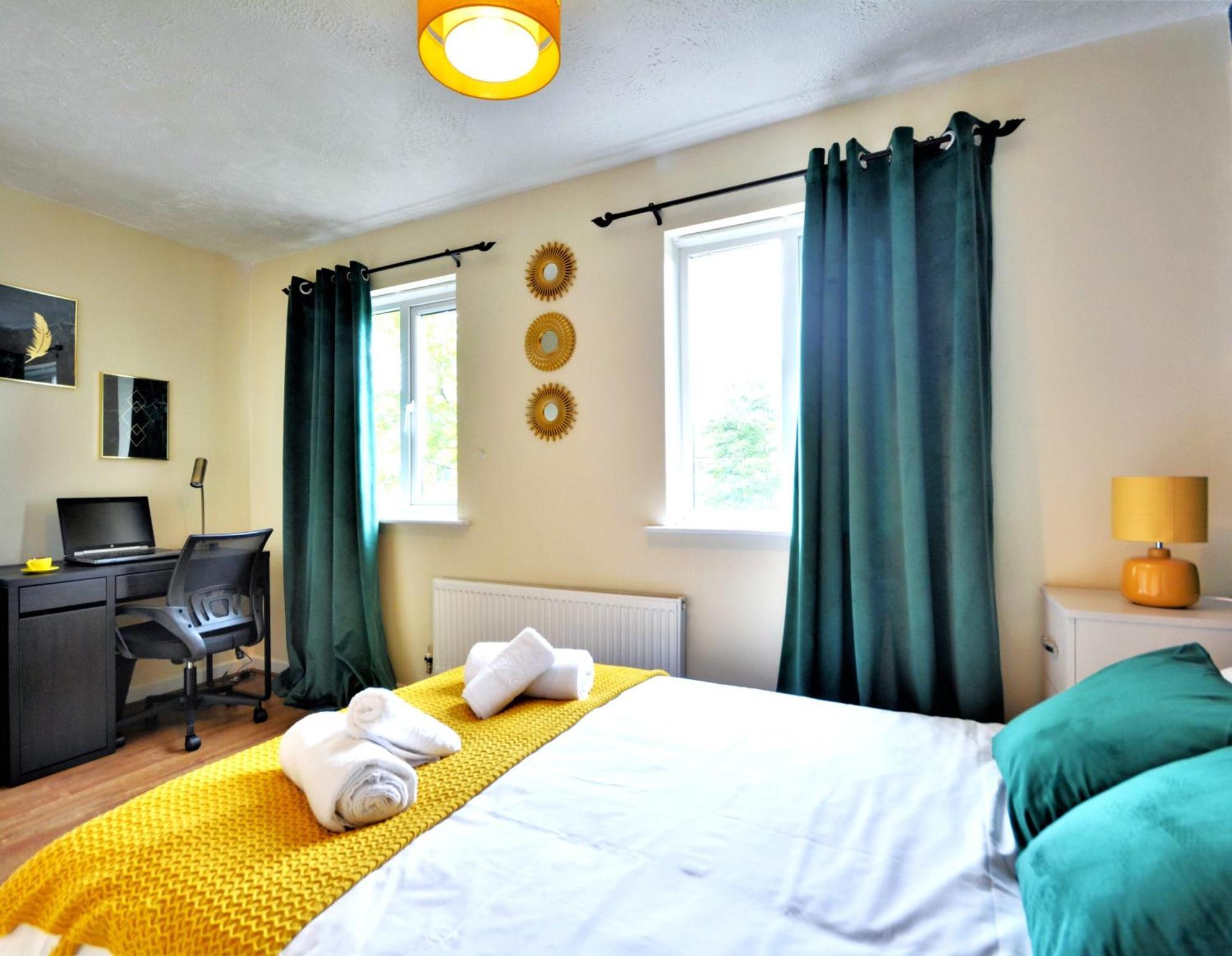 Manchester Townhouse By Bevolve - 4 Bedrooms - Free Parking Buitenkant foto