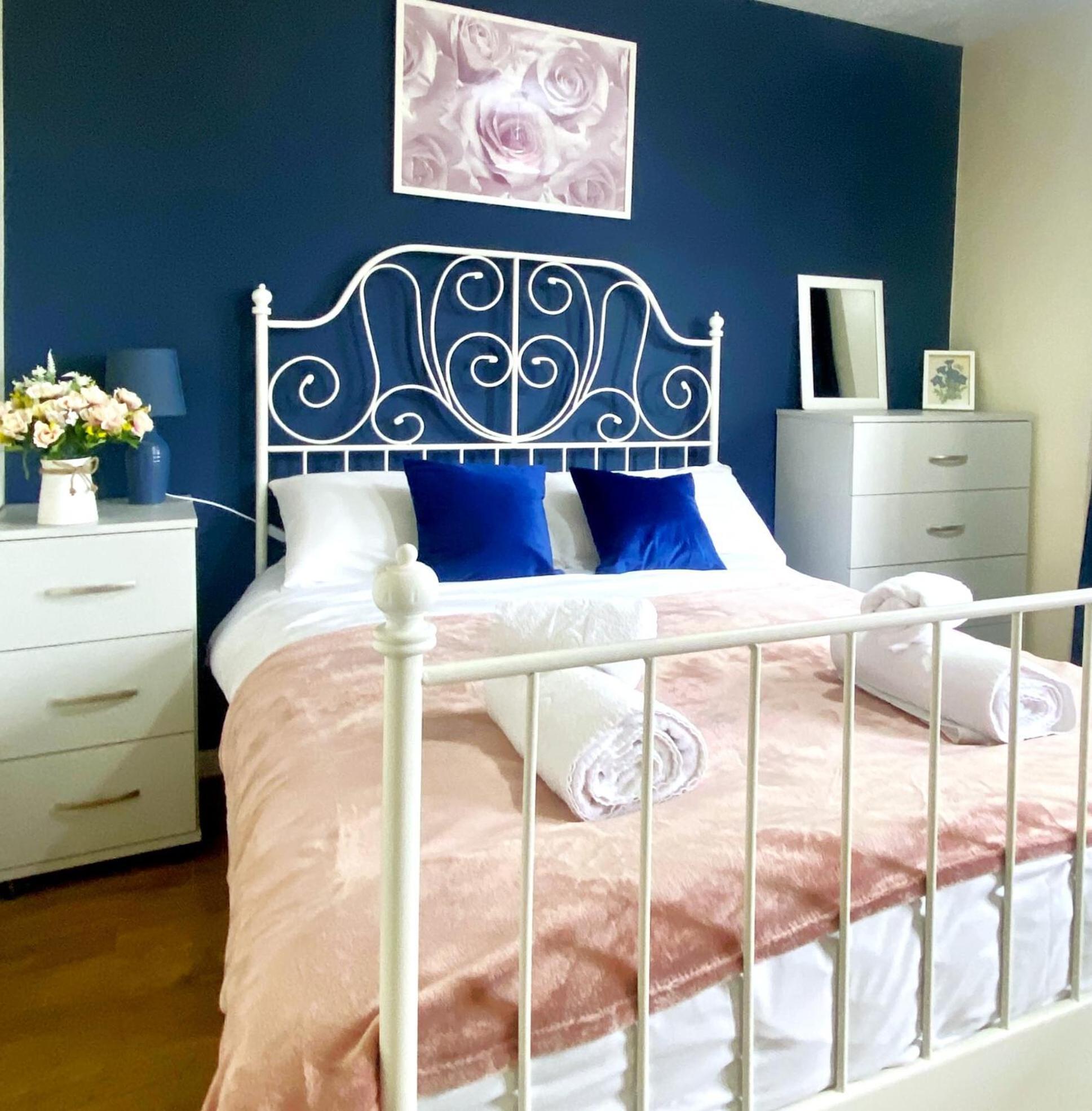 Manchester Townhouse By Bevolve - 4 Bedrooms - Free Parking Buitenkant foto